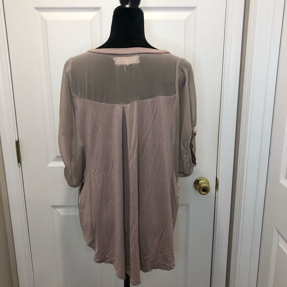 a’reve hi lo sheer short sleeve top, size medium - Picture 2 of 10